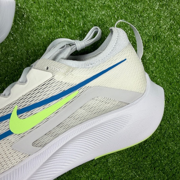 Nike Zoom Fly 4 Sneakers - Picture 2 of 5